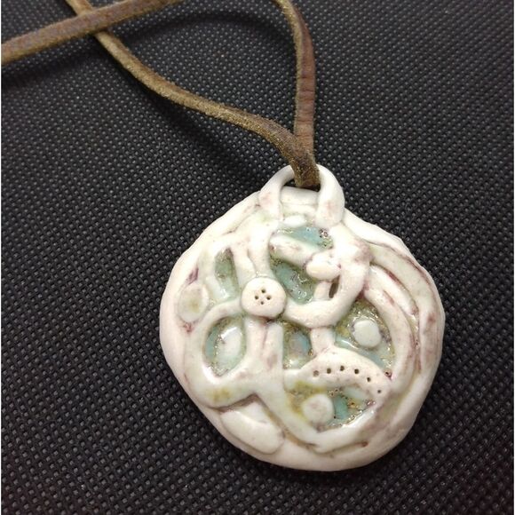 Hand carved tribal snake necklace‎ - Picture 1 of 6